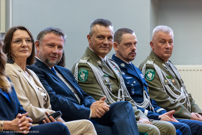 W szkołach średnich ruszyły oddziały mundurowe. W szkołach średnich ruszyły oddziały mundurowe.