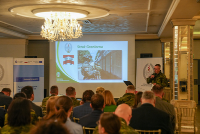 Płk. SG Marek Sochański podczas przemówienia 