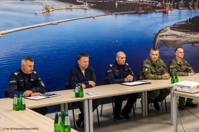 Odprawa służb z udziałem Ministra SWiA 