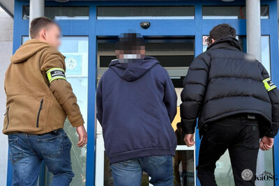 Funkcjonariusze Straży Granicznej podczas wykonywania czynności służbowych Funkcjonariusze Straży Granicznej podczas wykonywania czynności służbowych