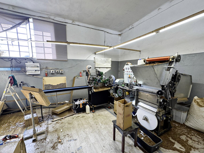 Linia produkcyjna nielegalnych papierosów Linia produkcyjna nielegalnych papierosów