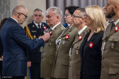 Wyróżnienia i awanse z okazji Święta Niepodległości 