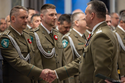 Wyróżnienia i awanse z okazji Święta Niepodległości 