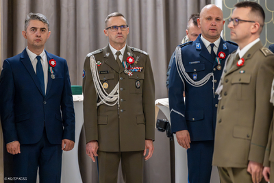 Wyróżnienia i awanse z okazji Święta Niepodległości 