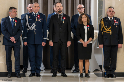 Wyróżnienia i awanse z okazji Święta Niepodległości 