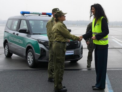 Nowe samochody dla wrocławskich funkcjonariuszy Straży Granicznej Nowe samochody dla wrocławskich funkcjonariuszy Straży Granicznej