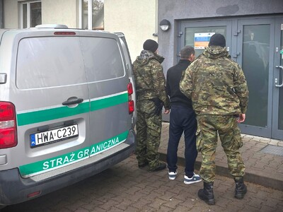 Cudzoziemiec zatrzymany na polsko-czeskim pograniczu Cudzoziemiec zatrzymany na polsko-czeskim pograniczu