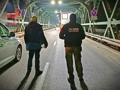 Stwarzali zagrożenie dla bezpieczeństwa. Zostali wydaleni z Polski Stwarzali zagrożenie dla bezpieczeństwa. Zostali wydaleni z Polski