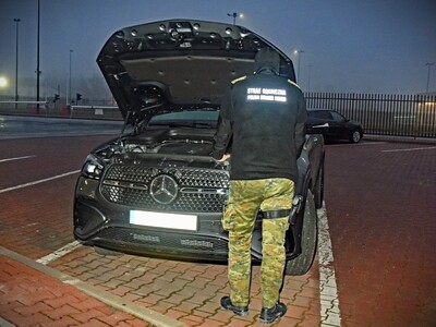 Terespol. Poszukiwany Mercedes-Benz nie wyjechał na Białoruś Terespol. Poszukiwany Mercedes-Benz nie wyjechał na Białoruś