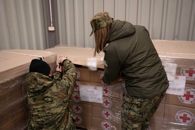 Funkcjonariusze Straży Granicznej podczas wykonywania czynności służbowych Funkcjonariusze Straży Granicznej podczas wykonywania czynności służbowych