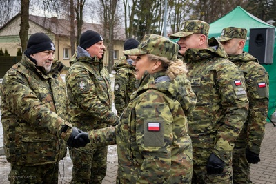 Uroczystość przekazania nowych samochodów 