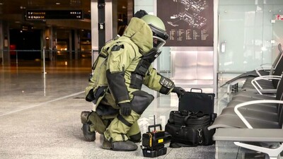 Skutki nieodpowiedzialnych żartów na lotnisku w Krakowie-Balicach Zdjęcie: KaOSG