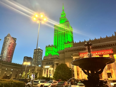 Zielona iluminacja Pałacu Kultury i Nauki z okazji 35-lecia Straży Granicznej Zielona iluminacja Pałacu Kultury i Nauki z okazji 35-lecia Straży Granicznej