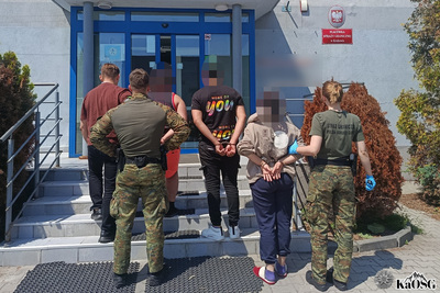 Trzynastu cudzoziemców z fałszywymi zezwoleniami na pracę Trzynastu cudzoziemców z fałszywymi zezwoleniami na pracę