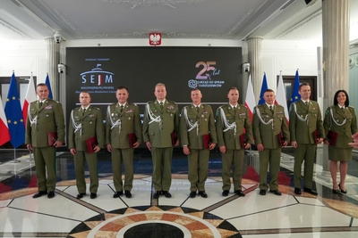 Gen. dyw. SG Robert Bagan odznaczony podczas 25-lecia Urzędu do Spraw Cudzoziemców Gen. dyw. SG Robert Bagan odznaczony podczas 25-lecia Urzędu do Spraw Cudzoziemców