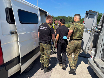 Udawał kuriera żywności, a przewoził migrantów Udawał kuriera żywności, a przewoził migrantów