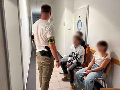 Siedmioro cudzoziemców zatrzymanych w Wólce Kosowskiej Siedmioro cudzoziemców zatrzymanych w Wólce Kosowskiej