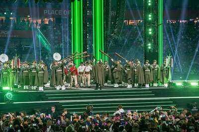 Orkiestra Reprezentacyjna Straży Granicznej na scenie PGE Narodowego Orkiestra Reprezentacyjna Straży Granicznej na scenie PGE Narodowego