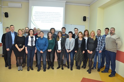 Zdjęcie grupowe z uczestnikami szkolenia 