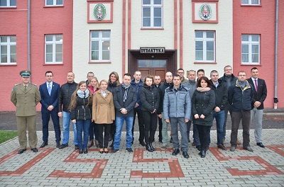 Zdjęcie grupowe z uczestnikami kursu 