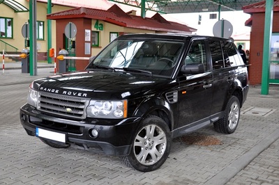 zatrzymany samochód marki Land Rover Range Sport 