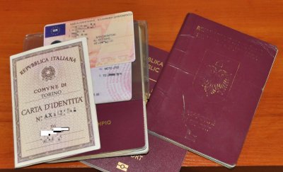 Zatrzymane fałszywe dokumenty i albańskie paszporty 