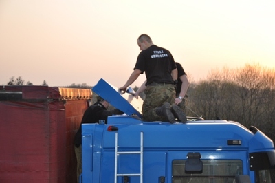 skrytka w dachu pojazdu