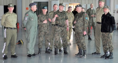 wizytacja podczas wspólnych ćwiczeń żołnierzy i funkcjonariuszy SG