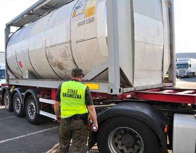 zabezpieczona naczepa