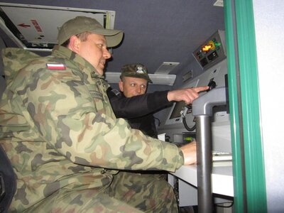 funkcjonariusze BiOSG szkolą żołnierzy 