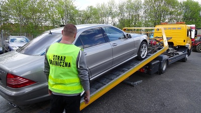 kradziony mercedes 